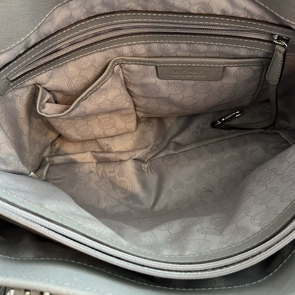 Michael Kors Leather Tote/Purse - Picture 6 of 10